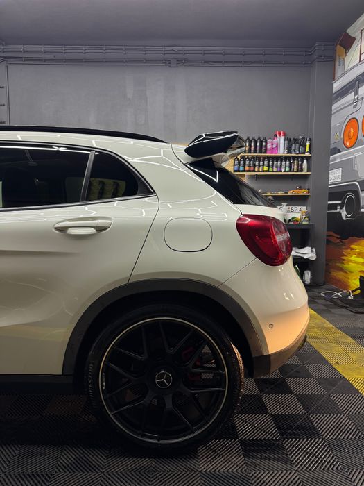 Mercedes-Benz GLA 220 black edition
