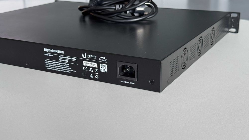 Switch Ubiquiti (ES-48-500W) - 48 portas Gigabit