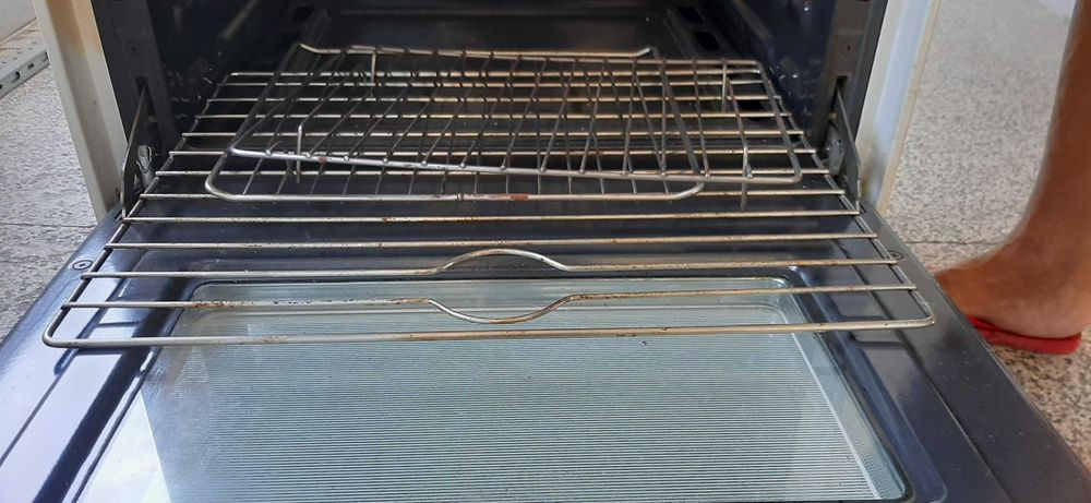 Fogão a gas c/ um bico eléctrico