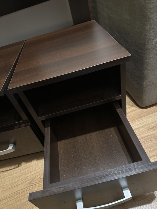 Dwa kastliki szafki nocne