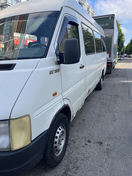 Оренда буса вантажного