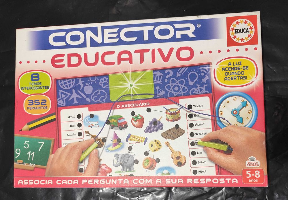 Vários jogos de tabuleiro e educativos