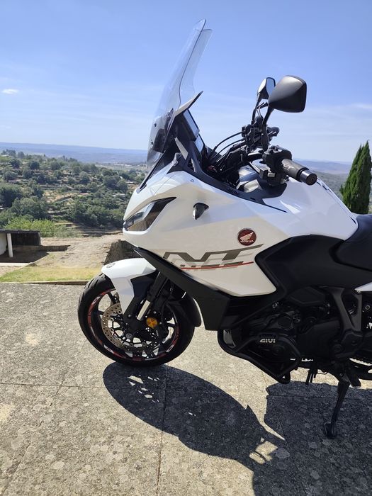 Honda NT 1100 DCT (mudanças automáticas)