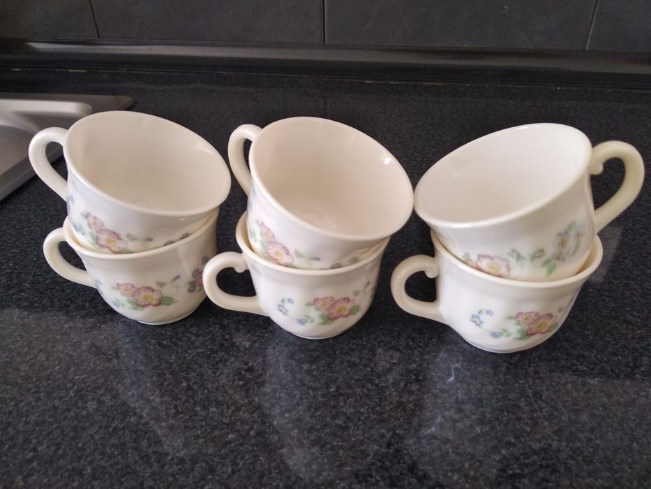 Recheio de casa peças antigas de louça / loiça