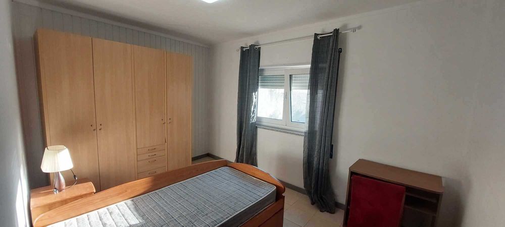 Vendo casa térrea com espaço exterior