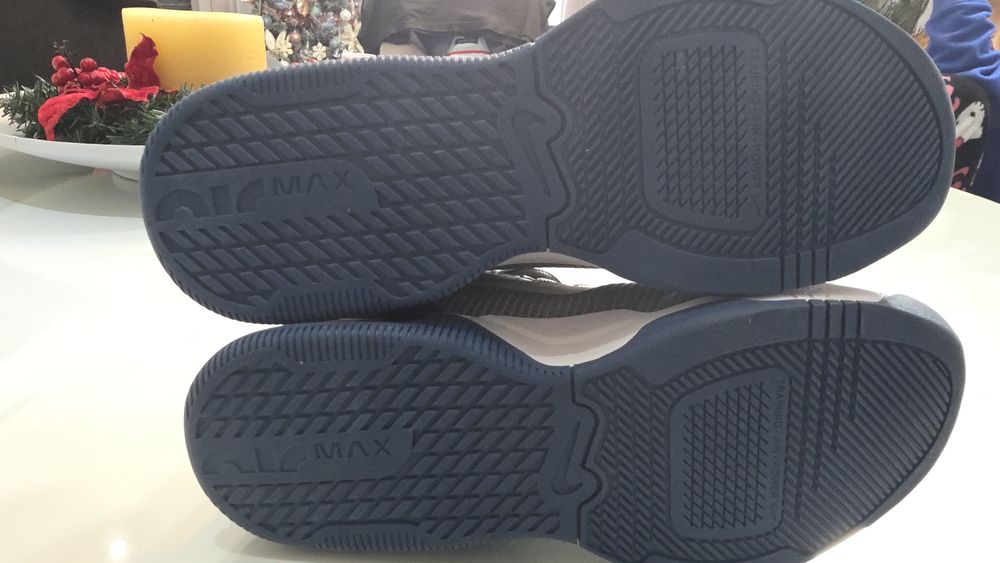 Vendo Sapatilhas Nike Rigorosamente novas e em caixa