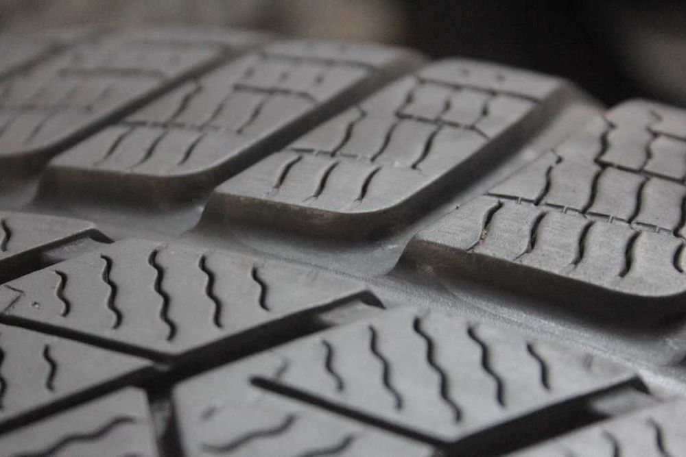 235/45/18 Pirelli Sottozero 3 235/45 R18 98V XL