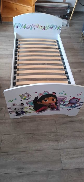 sprzedam łóżko 160 na 80 mało używane