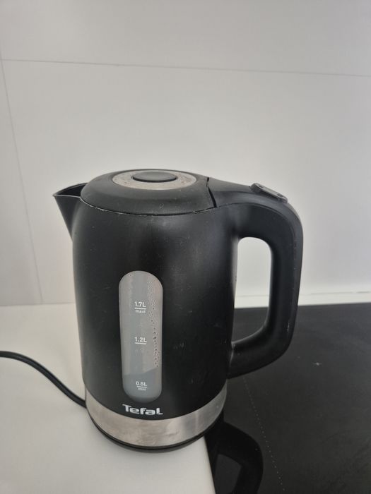 Chaleira elétrica Tefal 1,7L – Bom estado e totalmente funcional