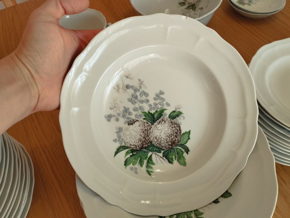 Conjunto de louça clássico floral