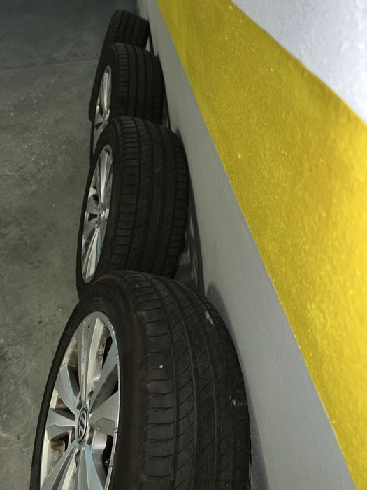 Jantes 16 originais Volkswagen com pneus michelin