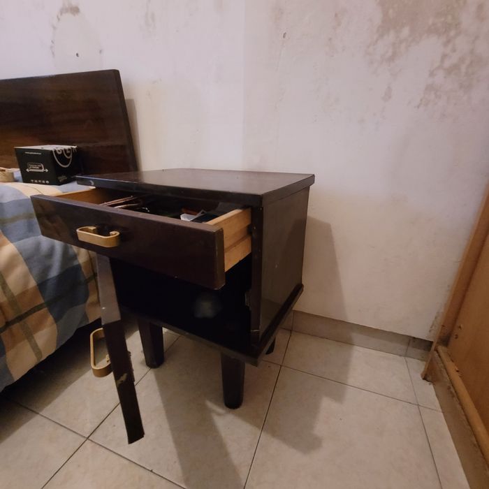 Cama Casal com duas mesas cabeceira