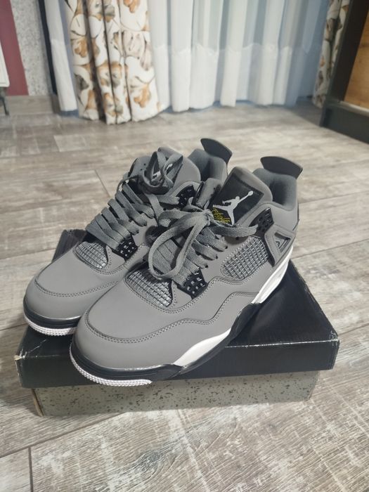 Jordan 4 szaro-białe