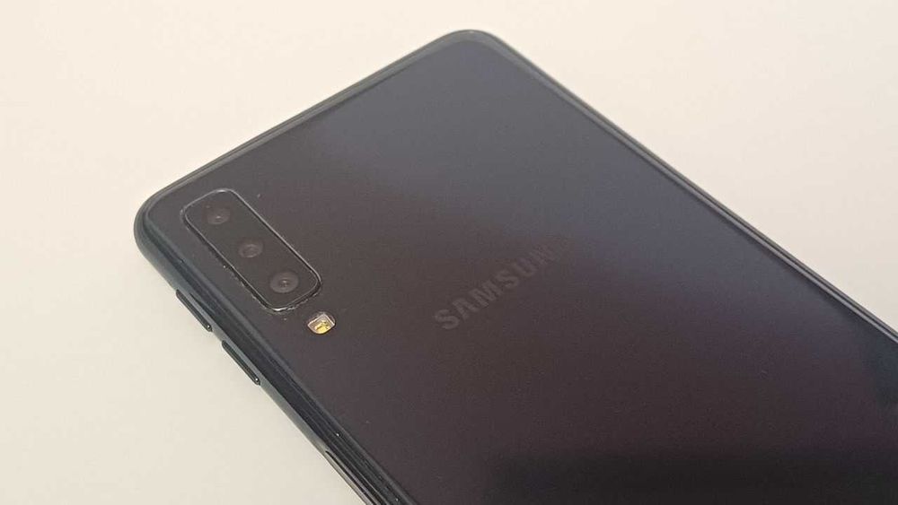 Samsung A7 (2018) 64GB DualSIM - bardzo ładny