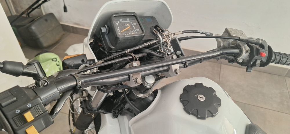 Vendo suzuki Dr125 bom estado de conservação..