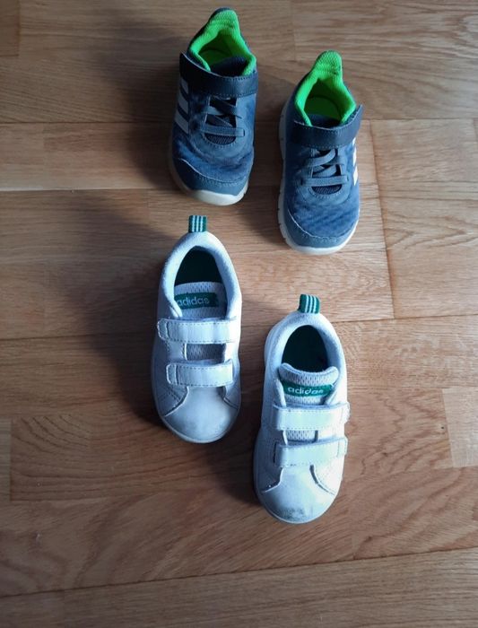 Conjunto de 2 pares de ténis Adidas - tamanhos 22 e 23