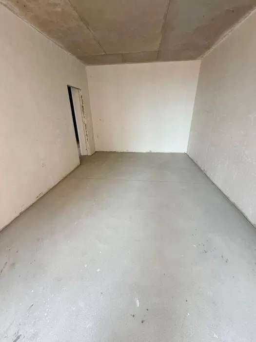 Продам 2 комнатную квартиру 65кв.м. в новом доме с начатым ремонтом на Поселке Котовского