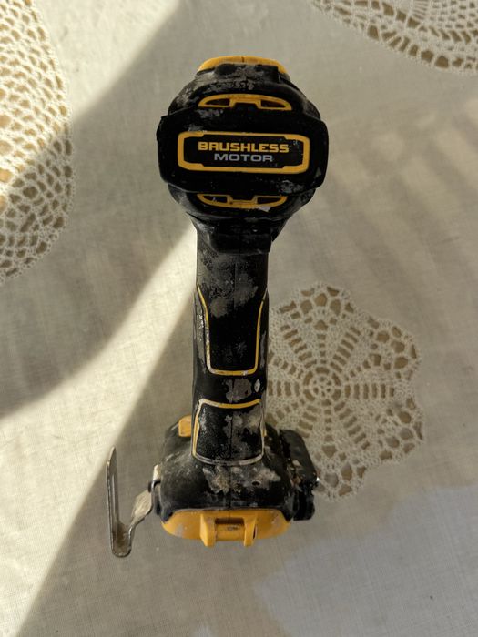 Безщітковий Dewalt dcd709