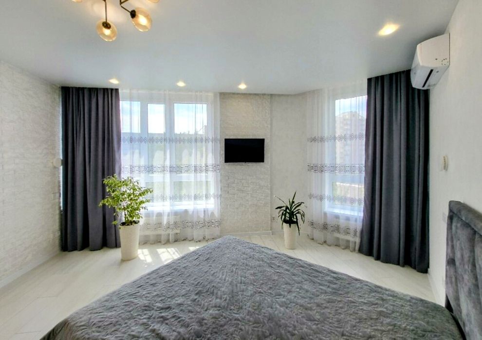 Мегамол, Люкс, Lisoparkovy жк
 600 річчя