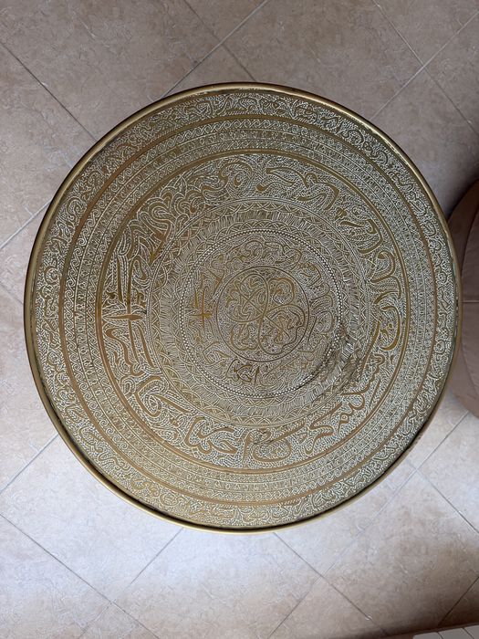 Mesa de Apoio em Latão Trabalhado e Madeira - estilo marroquino
