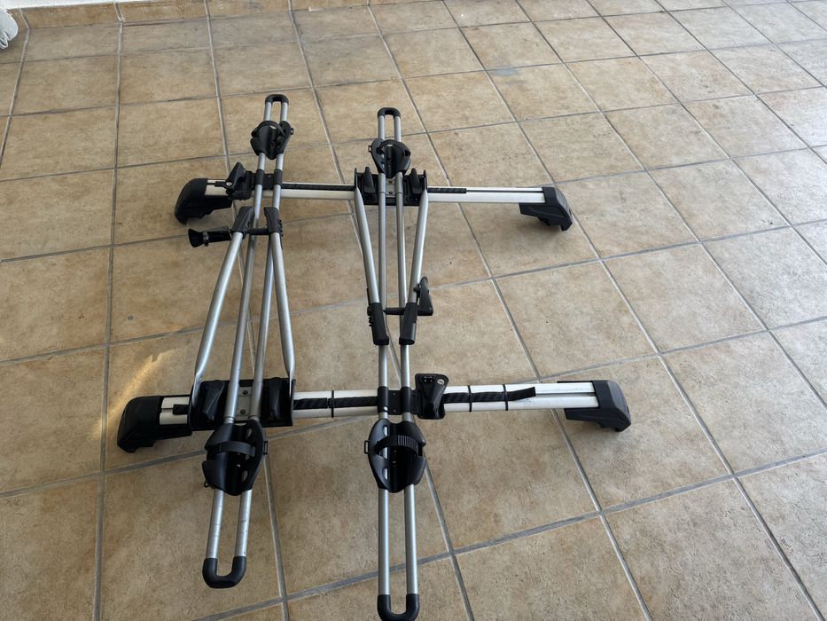 Barras tejadilho Peugeot  com 2 suportes Thule