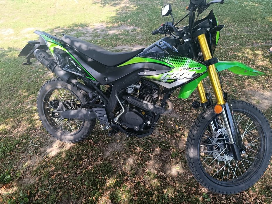 Продам мотоцикол Forte250cba