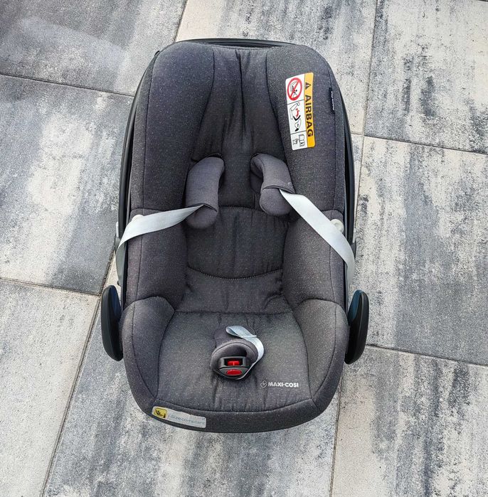 Fotelik samochodowy Maxi Cosi Pebble plus 0-12 nosidełko