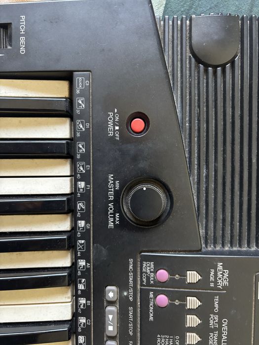 Teclado Yamaha PSR-510 em bom estado