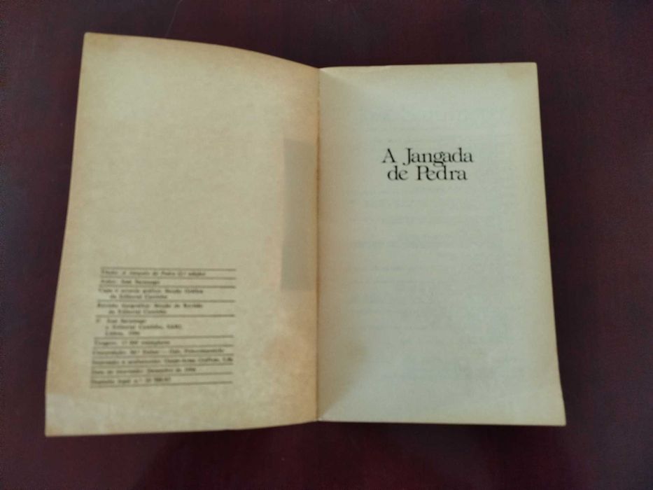 Livro "A Jangada de Pedra - José Saramago"