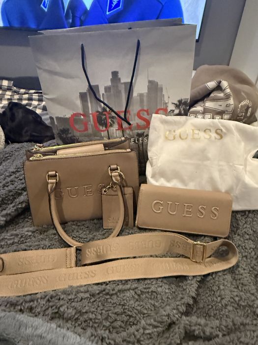 piekny zestaw guess nowy