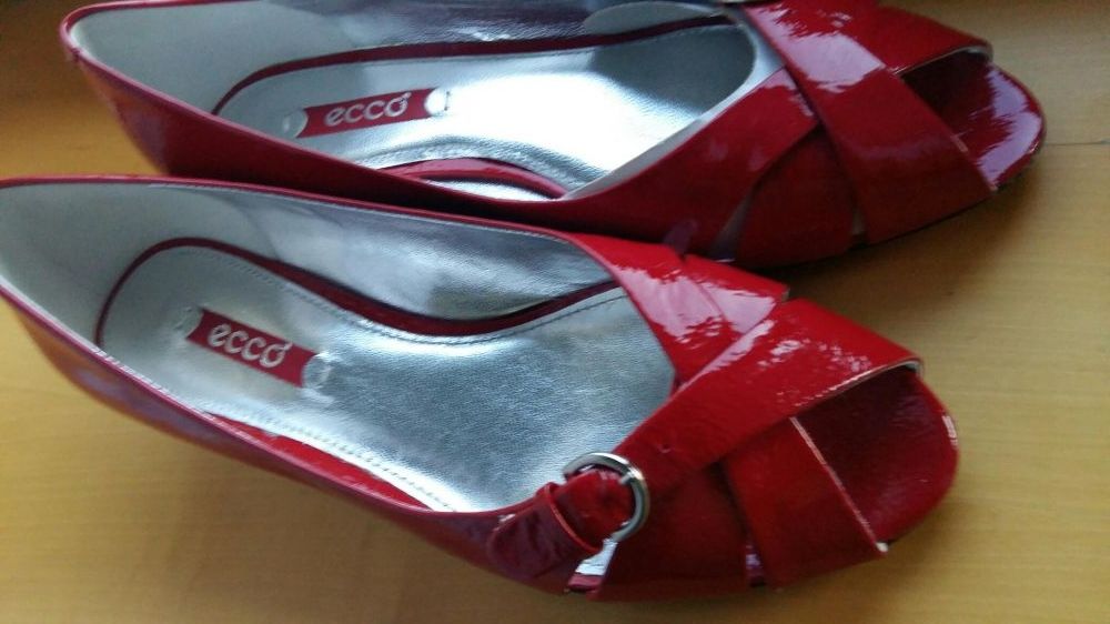 Nowe ecco czerwone eleganckie lakierki 37