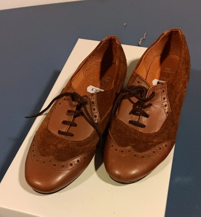 Sapatos  novos de senhora, nnúmero 35.