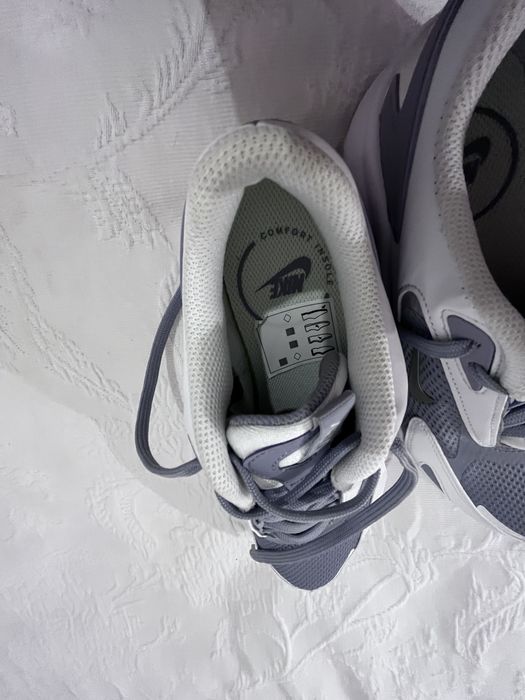Nike Air Max Bolt - tamanho EU 38,5