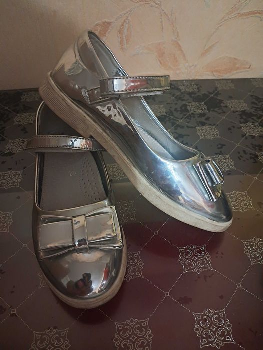 Туфлі для дівчинки