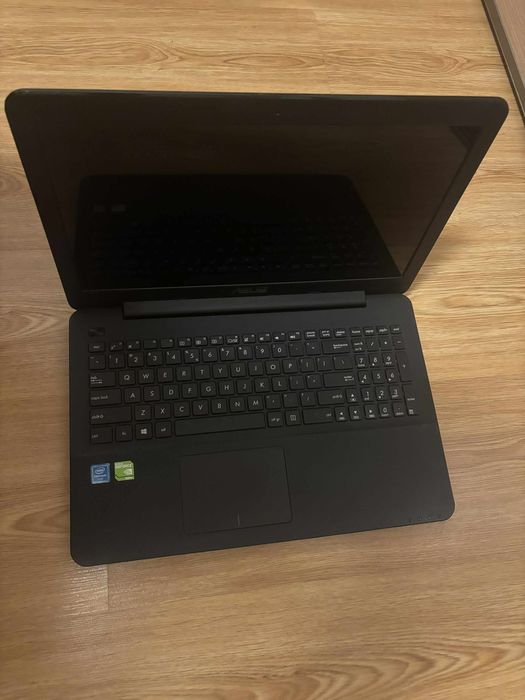 Laptop ASUS.