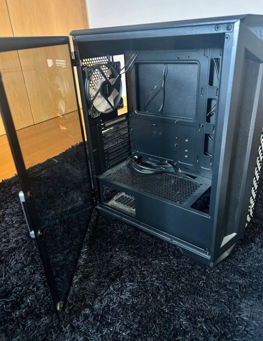 Caixa de computador pc513137658393405441
