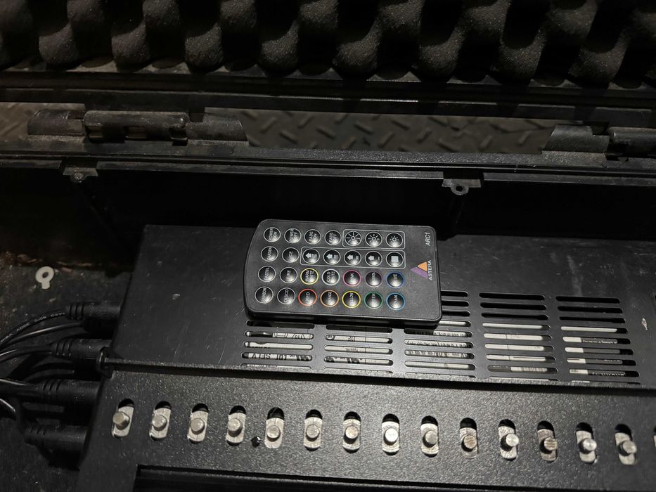 Продам комплект Astera AX1 Pixel Tube (8-Light Set) + Charging Case