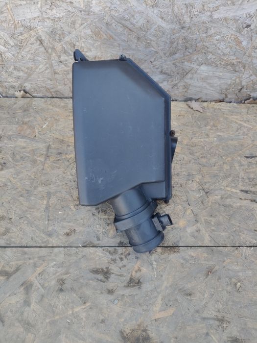 Obudowa Filtra Powietrza Przepływomierz Volvo S60 V60 XC60 V70