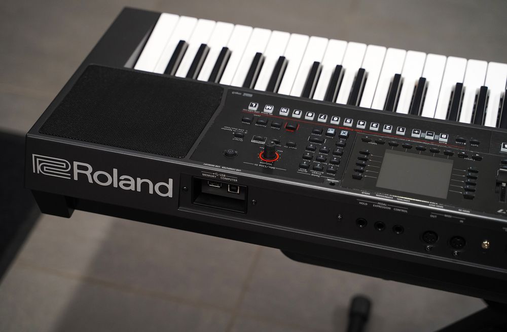 ROLANd E-A7 ea7  odtwarza MP3, Wave, Midi jak Nowy