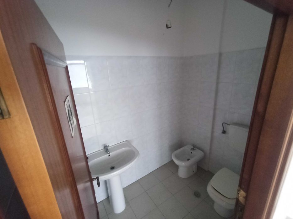 Arrenda-se Loja  Torres Novas