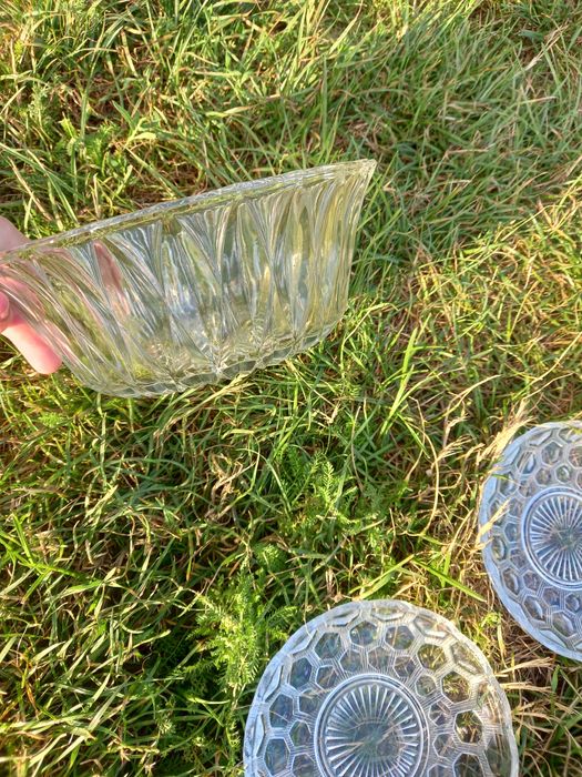 Tanio sprzedam przezroczyste naczynia