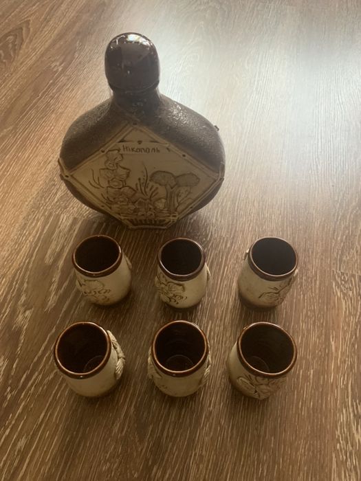 Набор - графин и 6 стаканчиков глиняных!