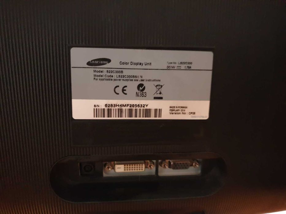 Samsung S22C300B (DVI, VGA)
