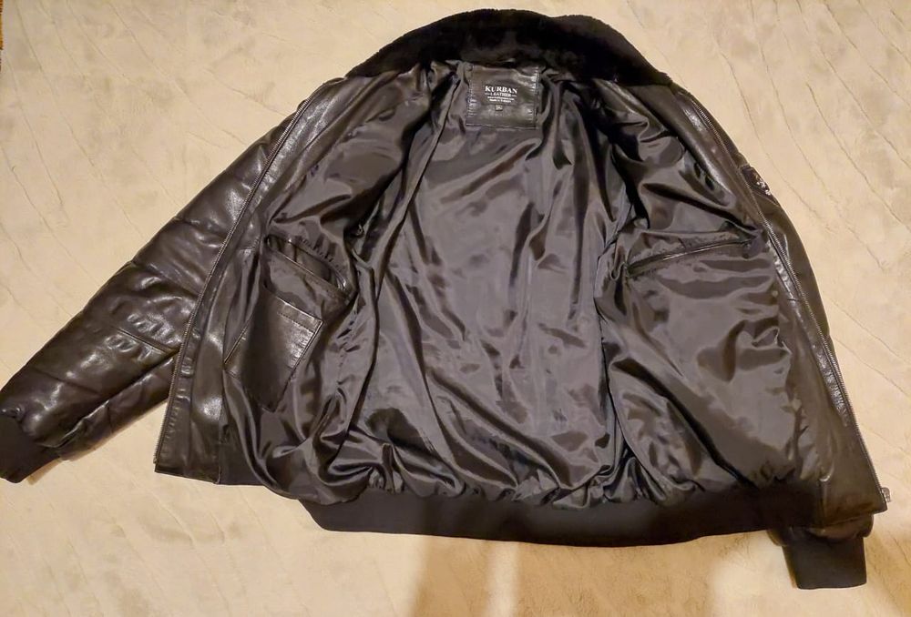 Продам куртку кожаную