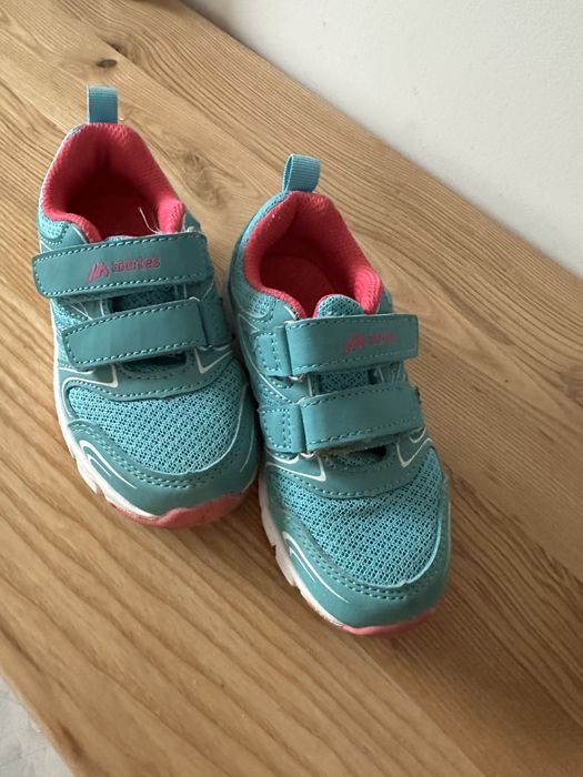 Buty dla dziewczynki