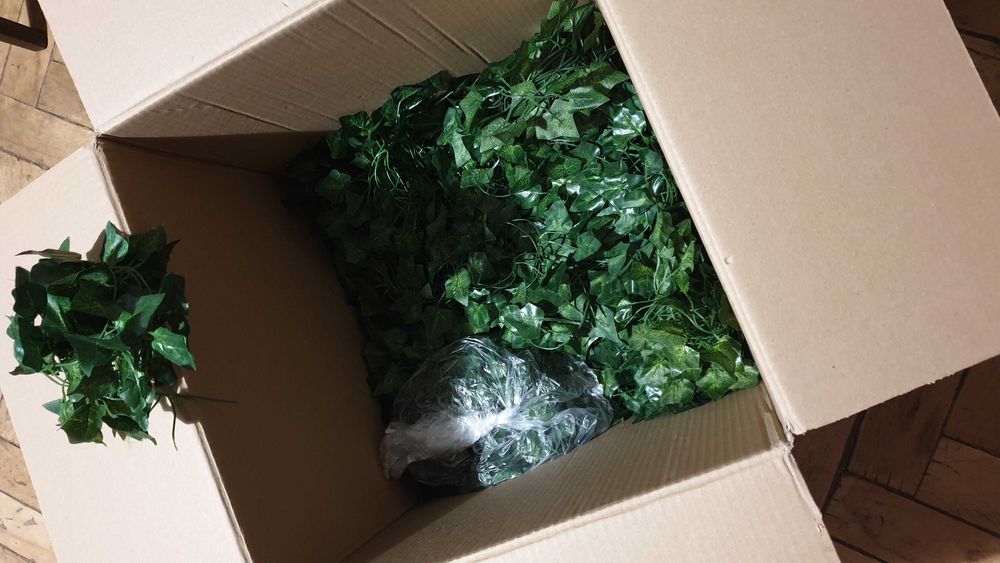 Sztuczny bluszcz, sztuczna paproć - dekoracje na ślub i wesele