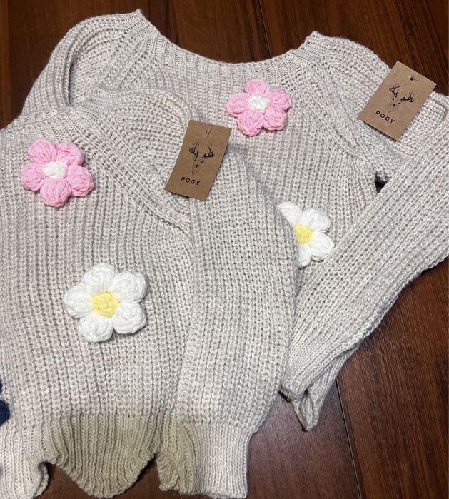 Sweter Flowers 3D dla dziewczynki