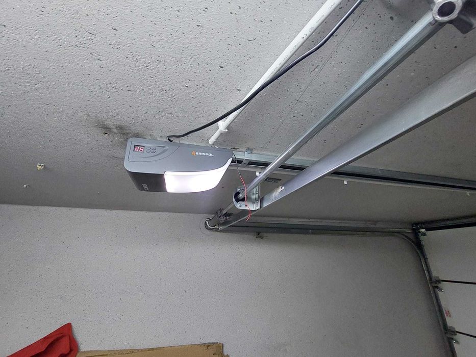 Garaz murowany,brama segmentowa Nowa Cena