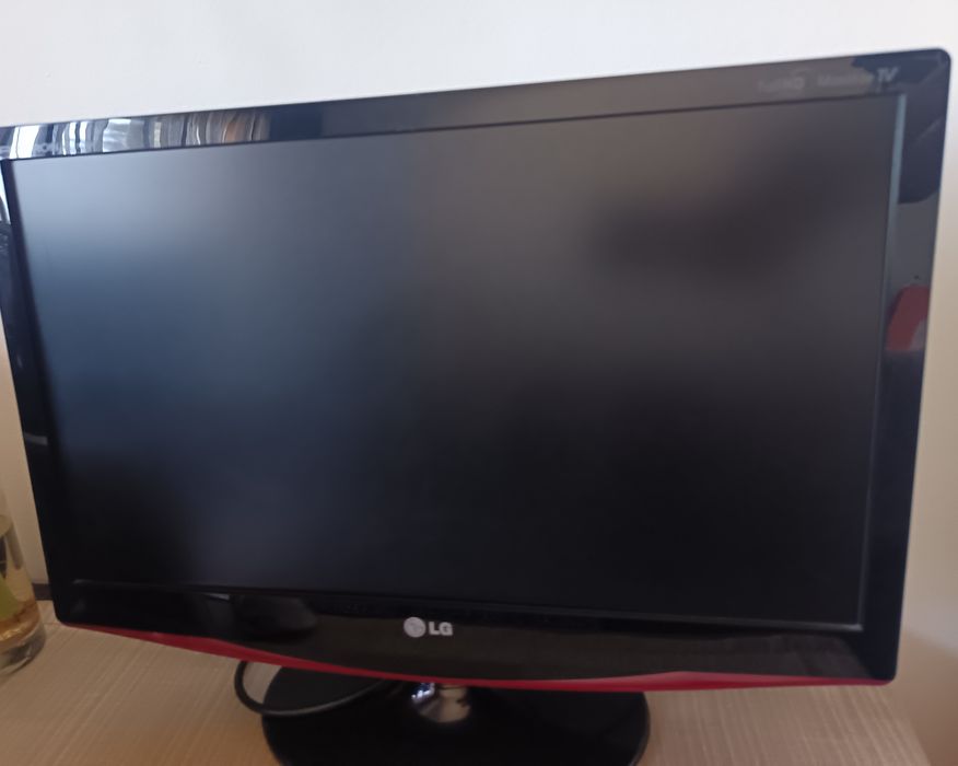 TV LG em excelente estado Full HD