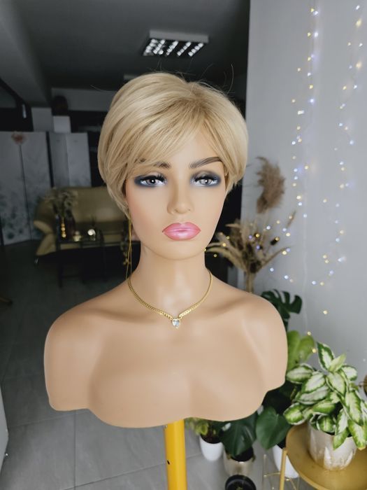 Krótka peruka naturalny blond KBS-14